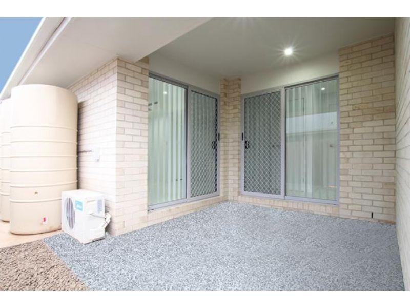 2/11 Thistle Street, Upper Caboolture QLD 4510