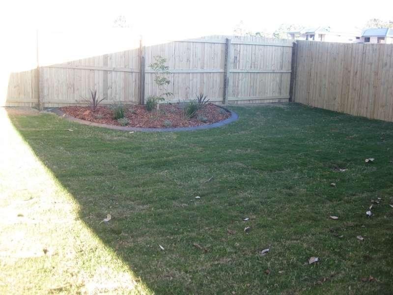 2/8 Lotus Avenue, Bellmere QLD 4510