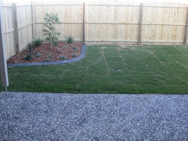 1/8 Lotus Avenue, Bellmere QLD 4510