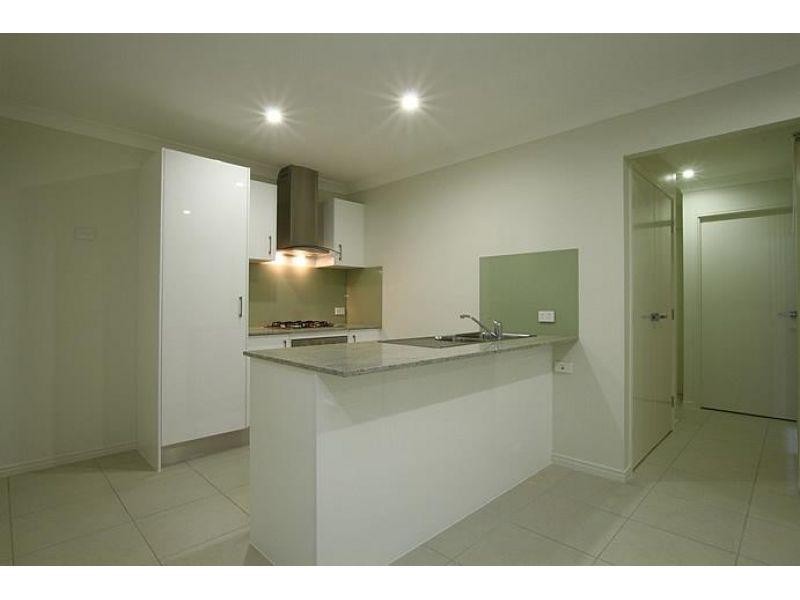 2/72 Ronald Court, Caboolture South QLD 4510