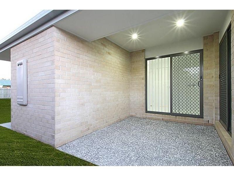 2/7 Macadamia Street, Caboolture QLD 4510