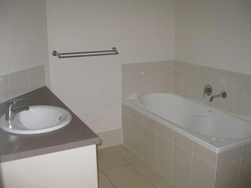 1/9 Toby Close, Kallangur QLD 4503