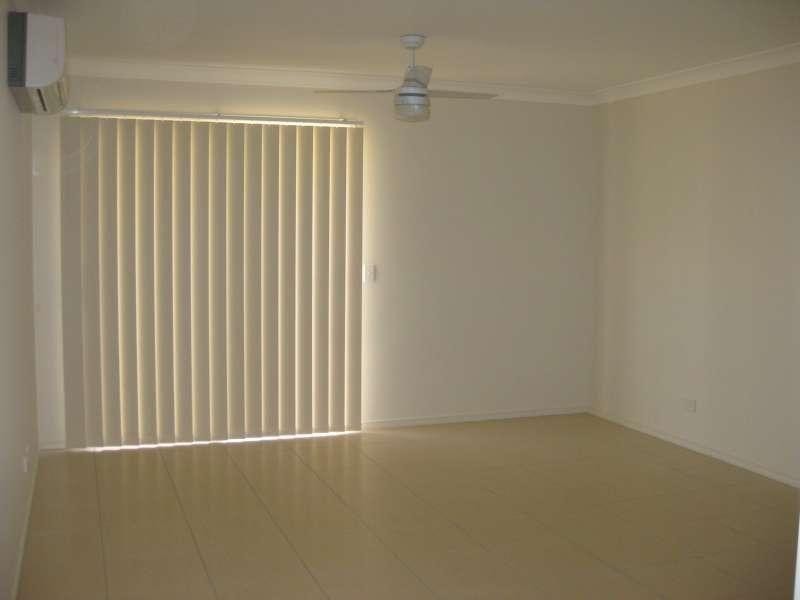 2/9 Toby Close, Kallangur QLD 4503