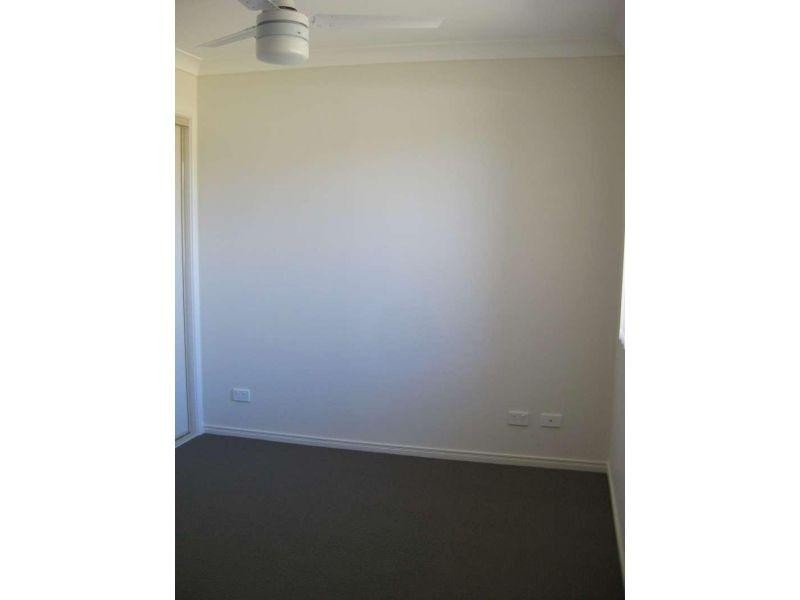 2/9 Toby Close, Kallangur QLD 4503