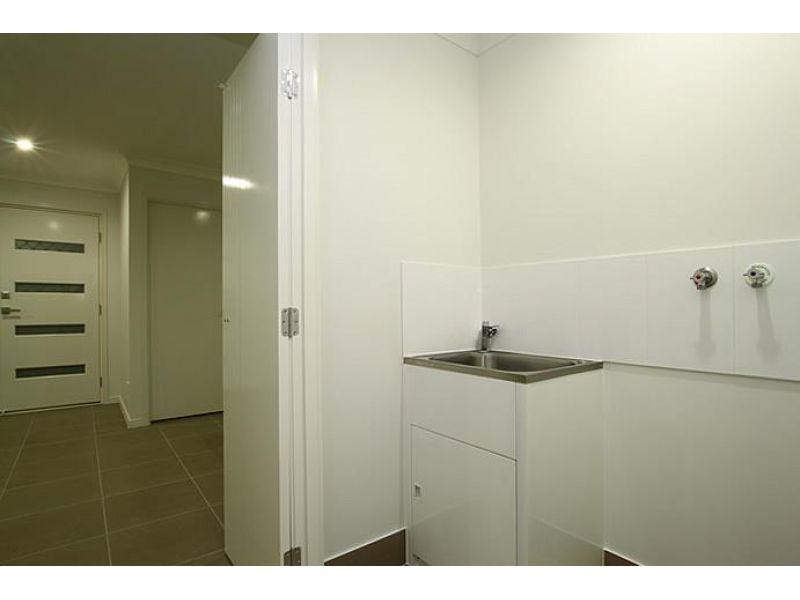 2/5 Hipwood Street, Morayfield QLD 4506