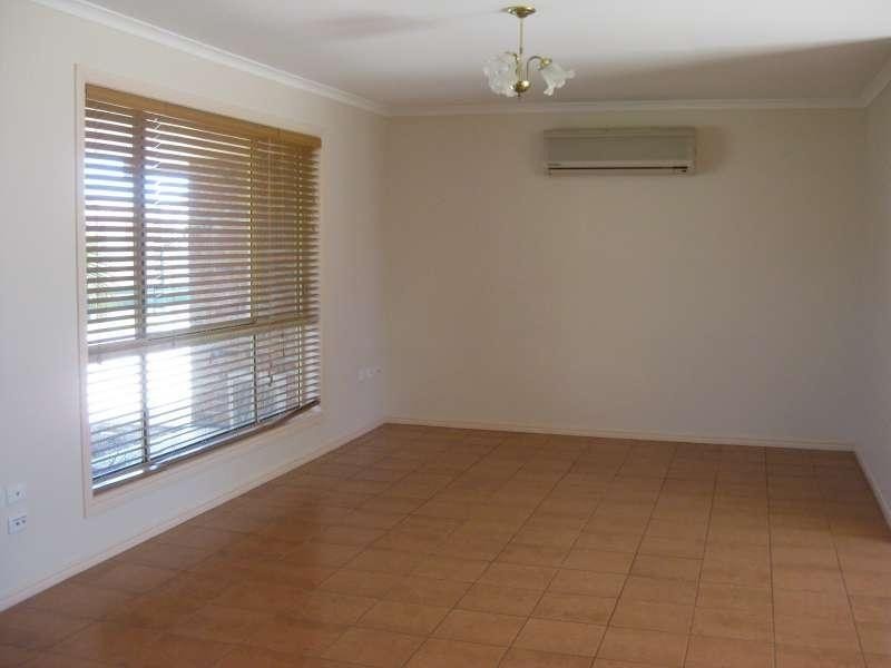 2/6 Tulip Tree Road, Murrumba Downs QLD 4503