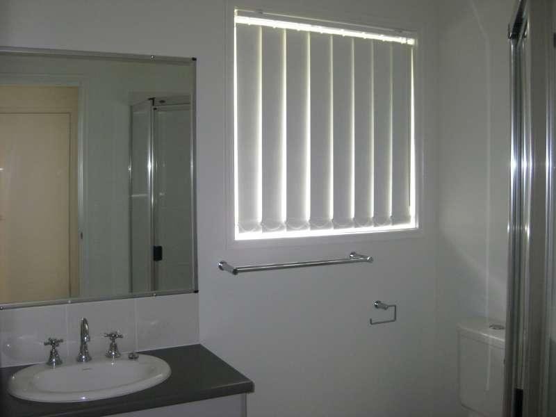 2/17 Tylah Street, Kallangur QLD 4503