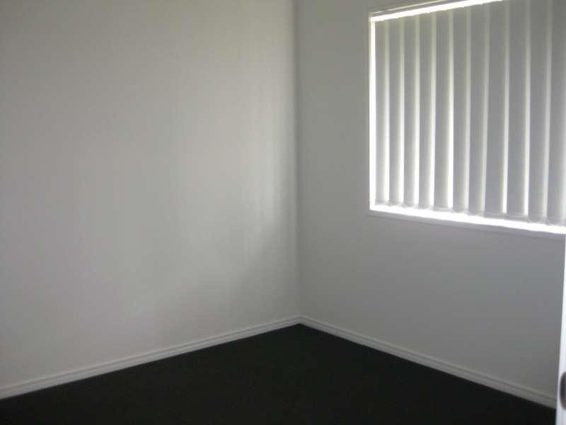 2/17 Tylah Street, Kallangur QLD 4503