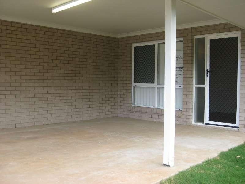 2/17 Tylah Street, Kallangur QLD 4503