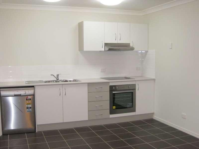 2/17 Tylah Street, Kallangur QLD 4503