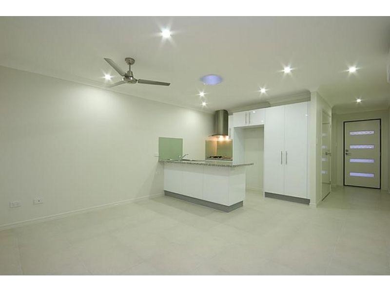 2/13 Sims Street, Caboolture QLD 4510
