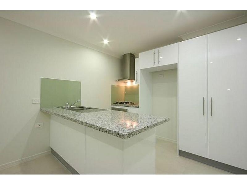 2/13 Sims Street, Caboolture QLD 4510