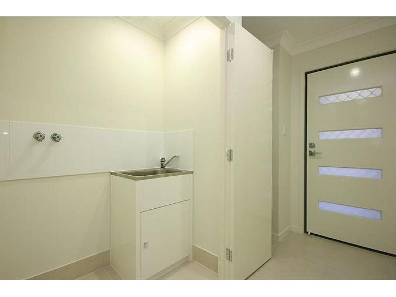 2/13 Sims Street, Caboolture QLD 4510