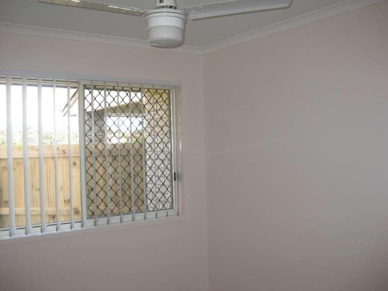 2/10 Elle Court, Cashmere QLD 4500