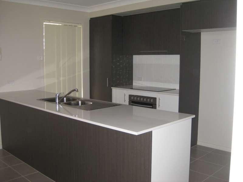 12 Yarrow Circuit, Griffin QLD 4503