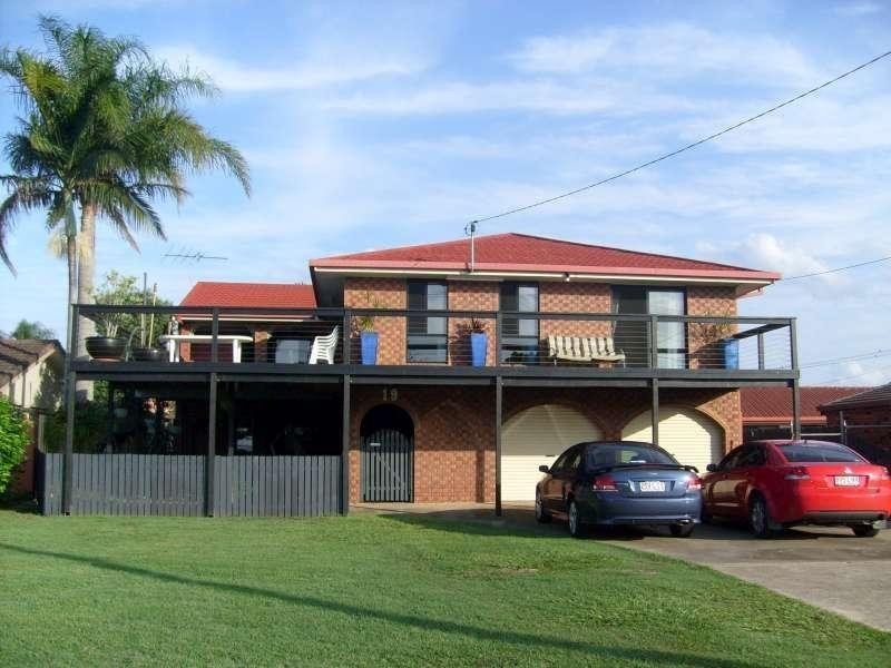 19 Endeavour Esplanade, Newport QLD 4020
