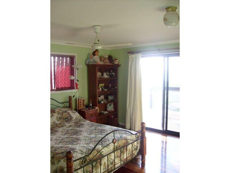 19 Endeavour Esplanade, Newport QLD 4020