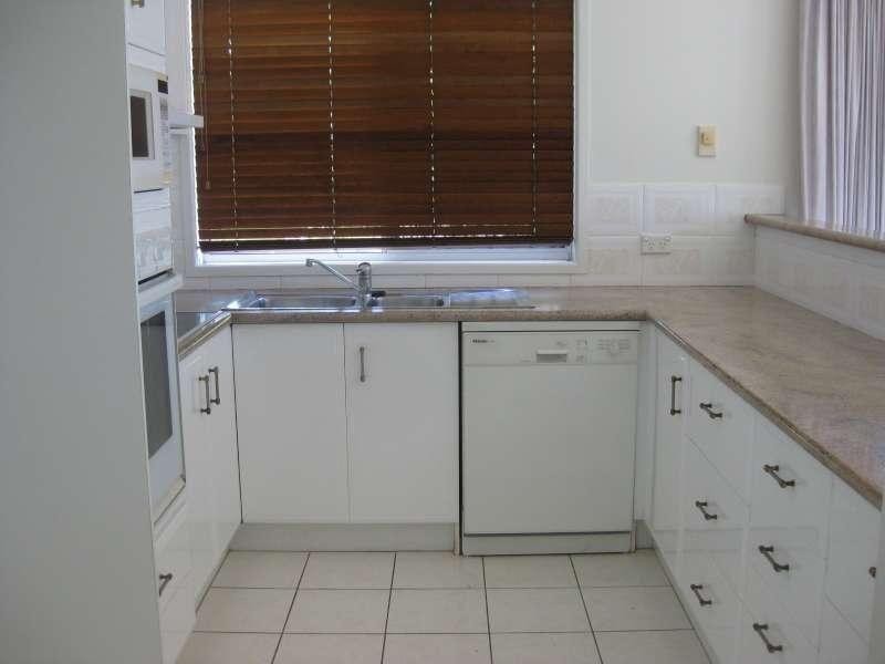 3/186 Prince Edward Parade, Scarborough QLD 4020