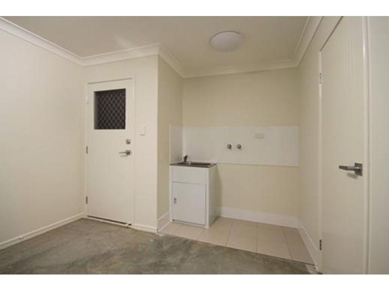 2/4 Gabrielle Court, Kallangur QLD 4503