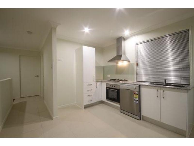 2/4 Gabrielle Court, Kallangur QLD 4503