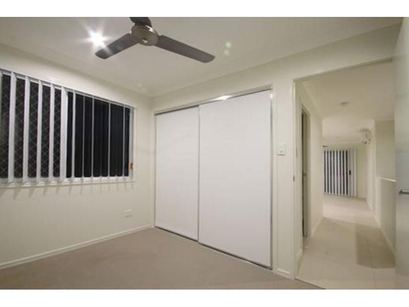 2/4 Gabrielle Court, Kallangur QLD 4503