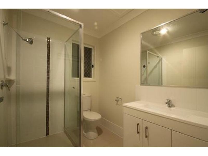 2/4 Gabrielle Court, Kallangur QLD 4503