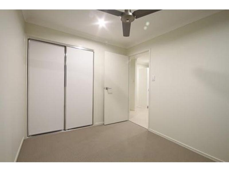 2/4 Gabrielle Court, Kallangur QLD 4503