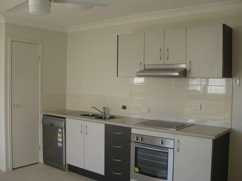 2/17 Burns Parade, Kallangur QLD 4503