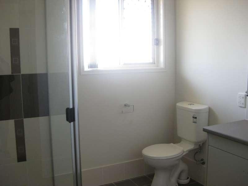 2/17 Burns Parade, Kallangur QLD 4503