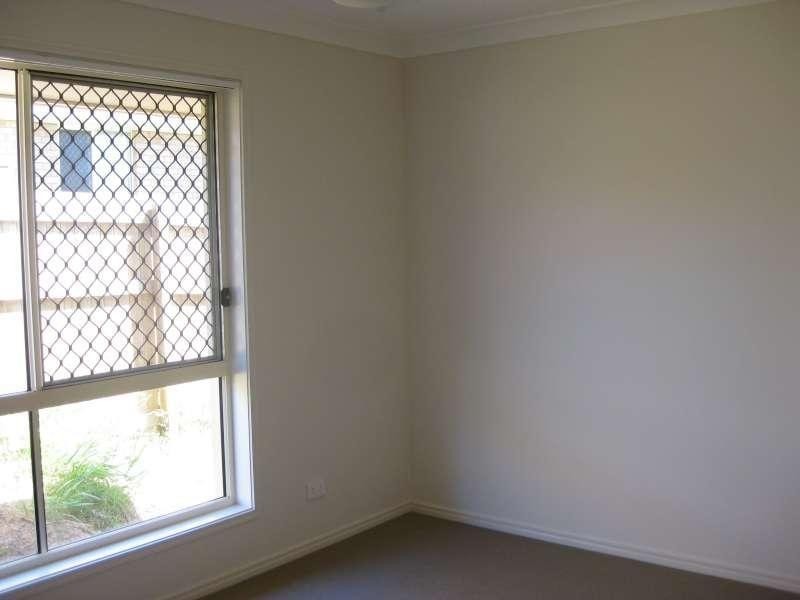 2/17 Burns Parade, Kallangur QLD 4503