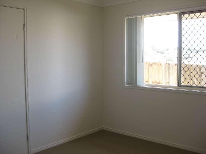 2/17 Burns Parade, Kallangur QLD 4503