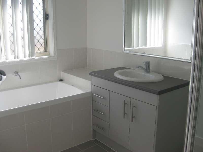 1/5 Caitlin Court, Kallangur QLD 4503