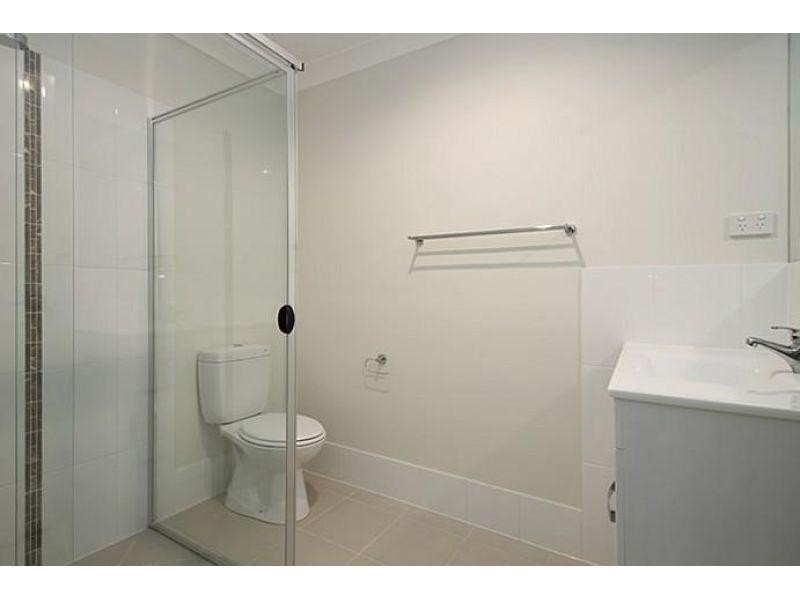 2/6 Amberton Street, Caboolture QLD 4510