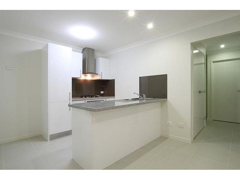 2/6 Amberton Street, Caboolture QLD 4510