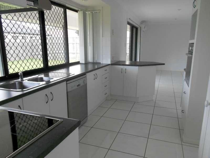 30 Grassdale Crescent, Morayfield QLD 4506