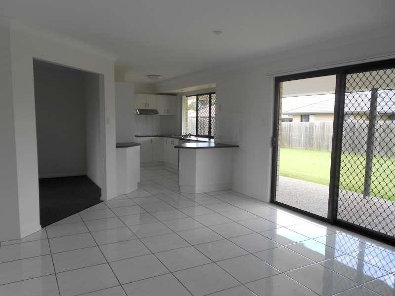 30 Grassdale Crescent, Morayfield QLD 4506