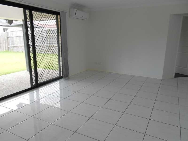 30 Grassdale Crescent, Morayfield QLD 4506