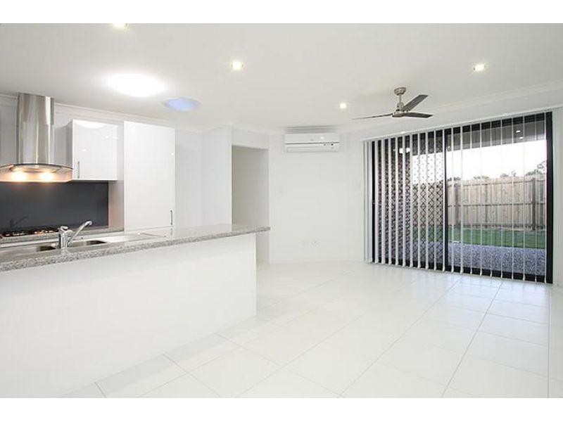 2/8 Jive Street, Caboolture QLD 4510