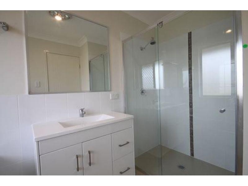 1/8 Quartz Crescent, Mango Hill QLD 4509