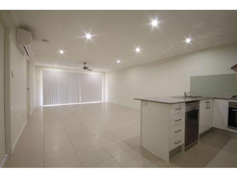 1/8 Quartz Crescent, Mango Hill QLD 4509