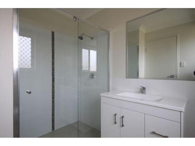 1/8 Quartz Crescent, Mango Hill QLD 4509