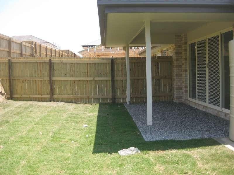 1/8 Quartz Crescent, Mango Hill QLD 4509