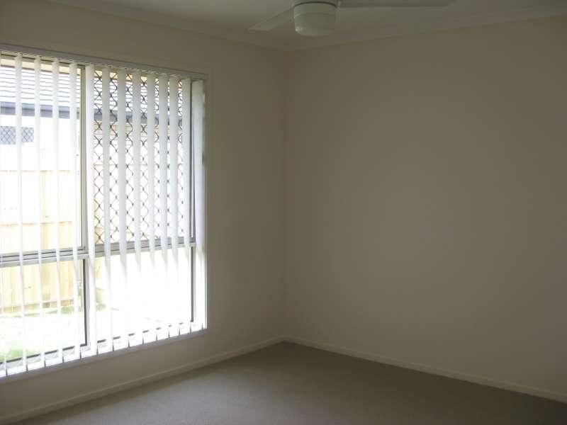 2/22 Rainbird Crescent, Kallangur QLD 4503