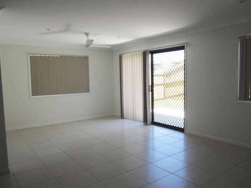 2 Riviera Crescent, North Lakes QLD 4509