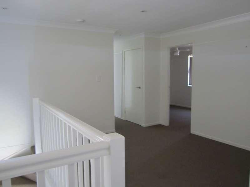 2 Riviera Crescent, North Lakes QLD 4509