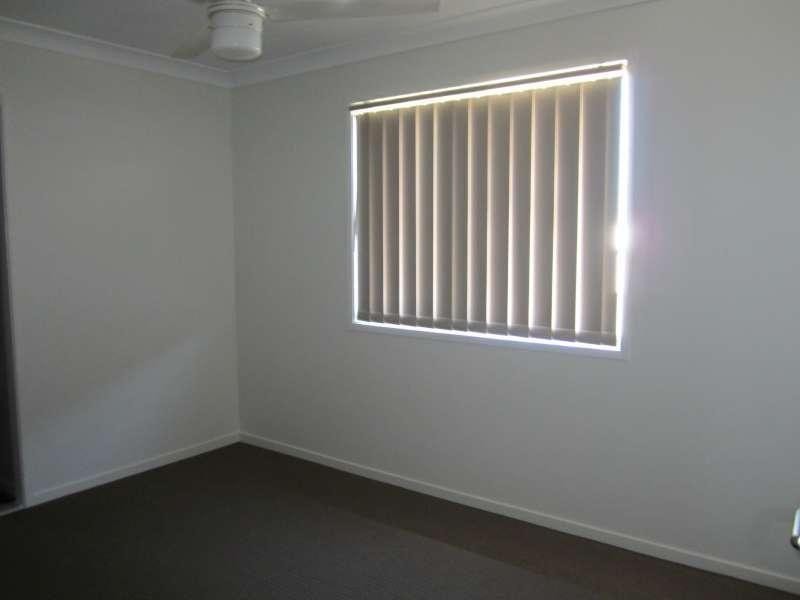 2 Riviera Crescent, North Lakes QLD 4509