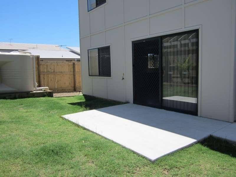 2 Riviera Crescent, North Lakes QLD 4509