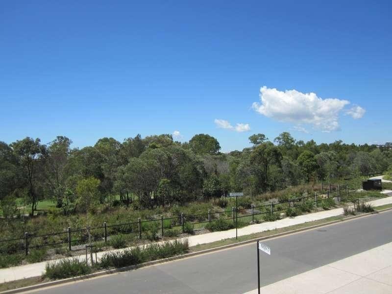 2 Riviera Crescent, North Lakes QLD 4509