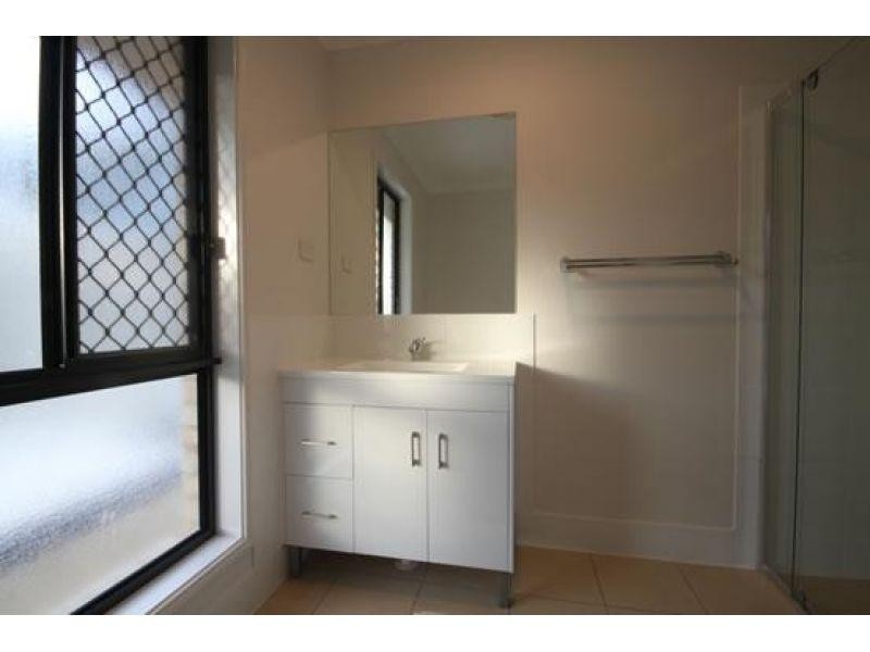 1/6 Adam Court, Kallangur QLD 4503