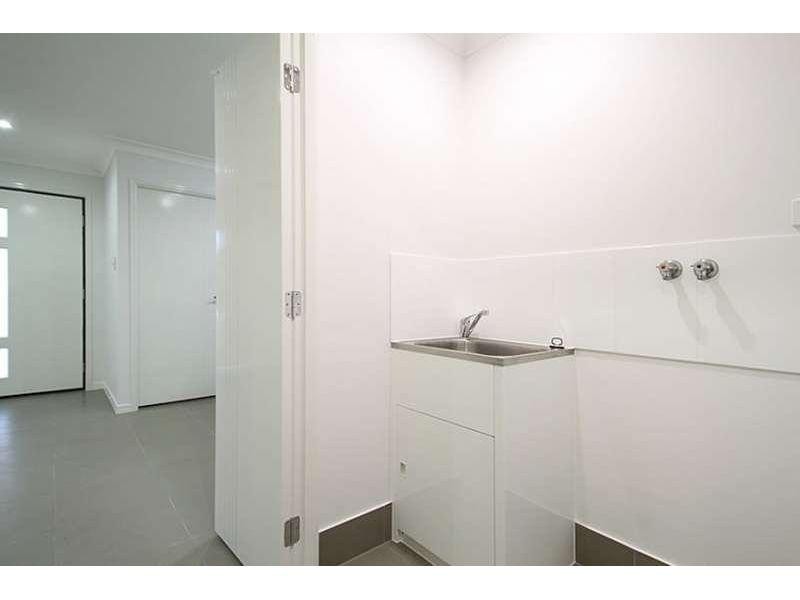 2/21 Sims Street, Caboolture QLD 4510